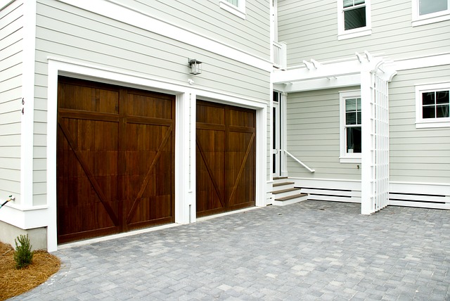 garážová vrata dřevěná varianta